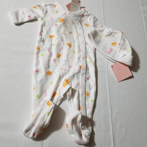 Gymboree By The Seashore Up to 7 lbs. Sleeper & hat set NWT.